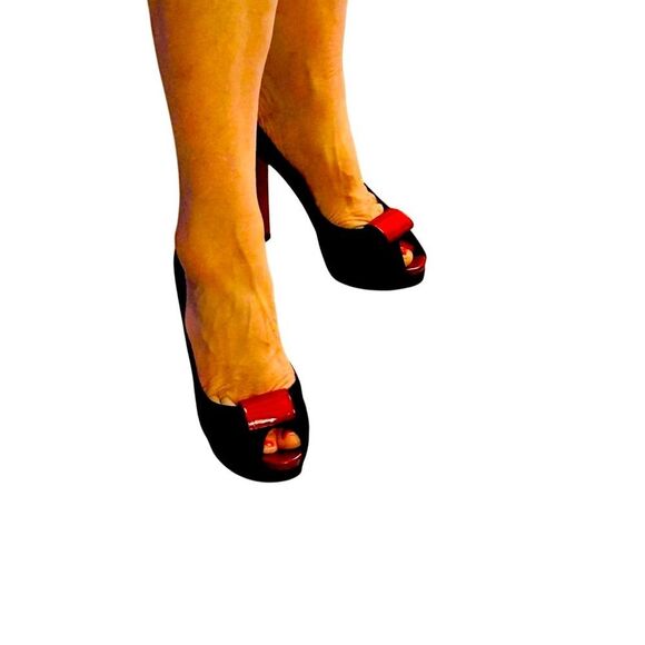 Stuart Weitzman Black Red Lacquer Pin Up Goth Vamp Peep Toe platform Heel 8 - Picture 4 of 15